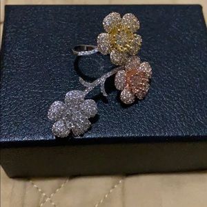 Tri colored flower ring